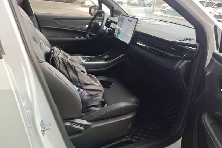 Used Livan Livan 7 2024 450 km Business Glory Edition