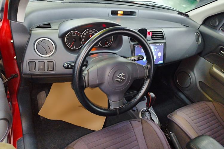 Used Suzuki Swift 2014 1.5L Automatic Fashion Edition Center Console