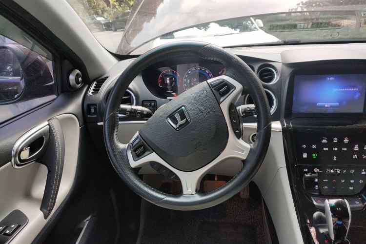 Used Luxgen Great 7 SUV 2014 2.2T Two-Wheel-Drive Smart Version