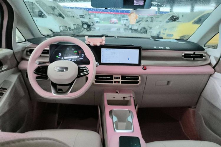 Used Geometry E Firefly 2023 401 km Super-Liked Special Edition 5 Seats
