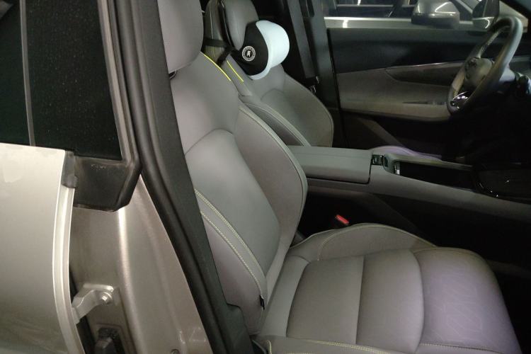 Used Lynk & Co 08 EM-P 2023 120km Long-Range Halo Right Front Seat