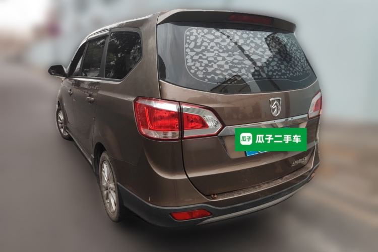 Used Baojun 730 2014 1.5L manual standard trim 7 seats
