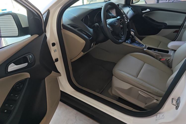 Used Ford Focus 2015 Sedan 1.6L Automatic Comfort Model