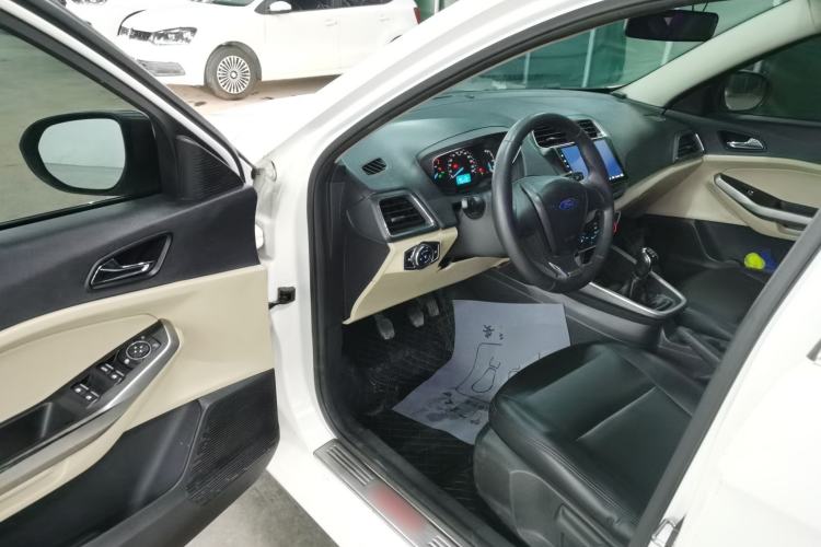 Used Ford Escort 2015 1.5L Manual Comfort Model
