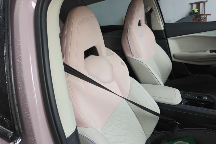 Used Lynk & Co 06 2021 1.5T Shero Pink Special Edition
