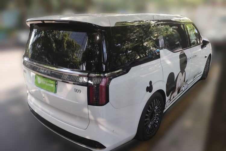 Used Zeekr 009 2024 7-Seater Walk-Through Version Four-Wheel Drive 108 kWh
