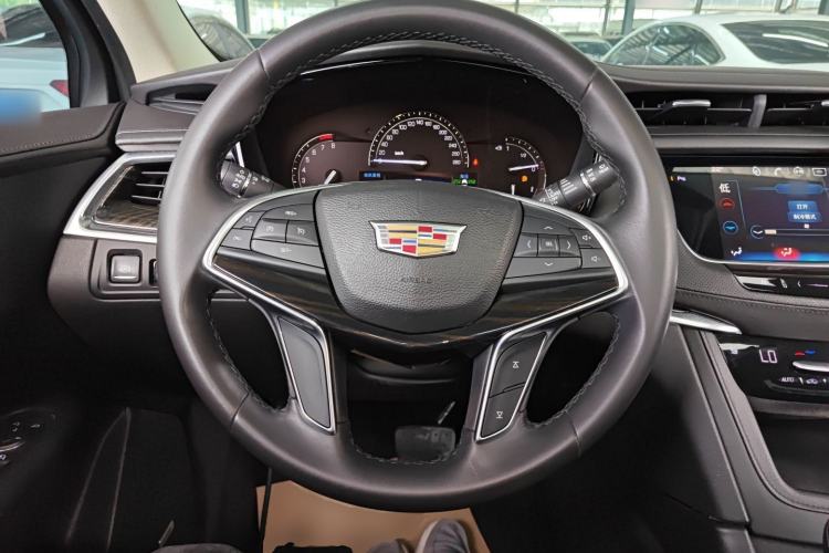 Used Cadillac XT5 2016 28T Four-Wheel Drive Luxury Model Steering Wheel