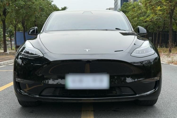 Used Tesla Model Y 2023 Long-Range All-Wheel-Drive Version