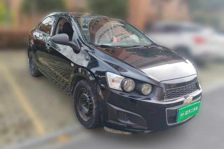 Used Chevrolet Aveo Sonic 2011 Sedan 1.4L MT SL
