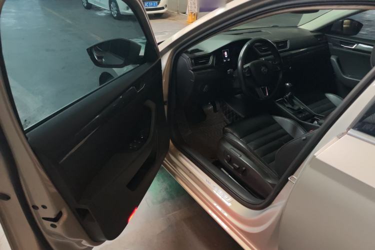 Used Skoda Superb 2016 TSI330 DSG Smart Drive Edition Driver Seat