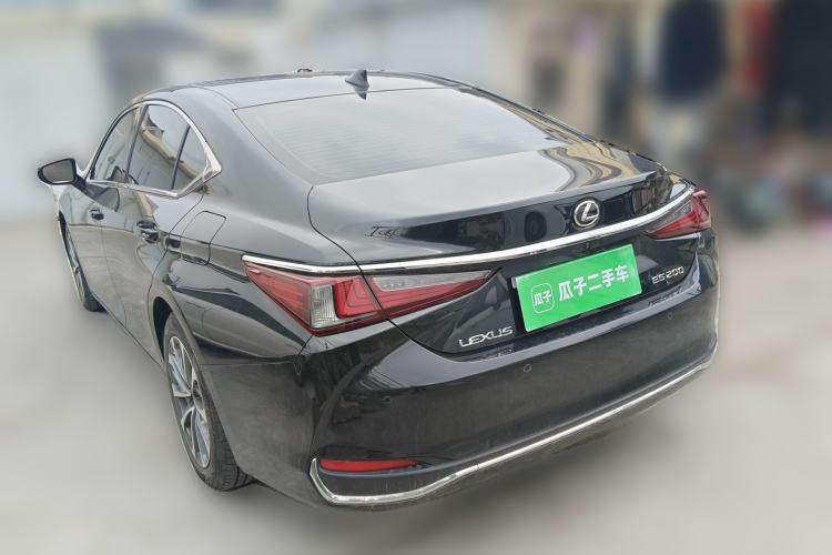 Used Lexus ES 2023 200 Excellence Edition
