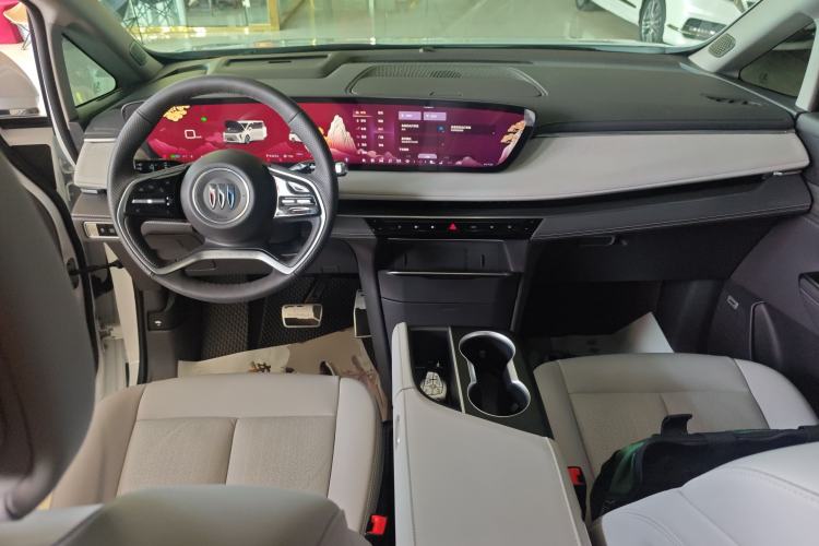 Used Buick GL8 2025 Lu Zun Deluxe Edition Center Console