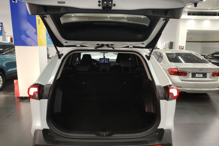 Used Toyota RAV4 2021 2.0L CVT Two-Wheel Drive Fashion PLUS Edition
