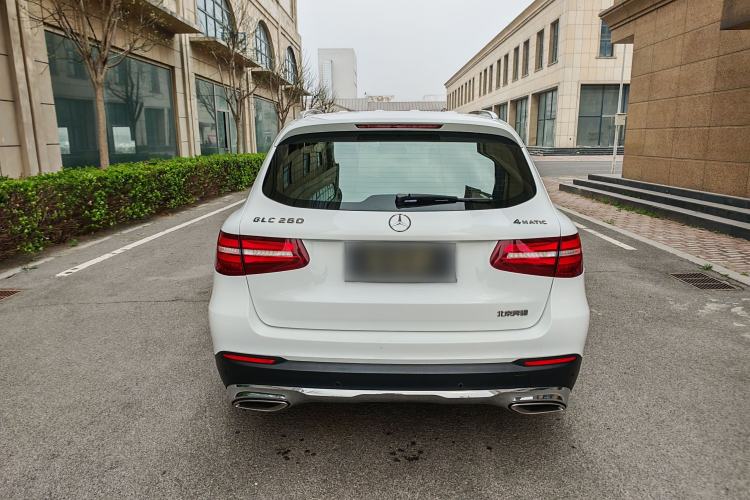 Used Mercedes-Benz GLC 2016 GLC 260 4MATIC Luxury Model Exterior 5