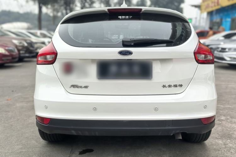 Used Ford Focus 2018 Hatchback Classic 1.6L Automatic Trendy SmartDrive Edition
