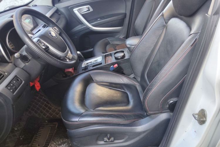 Used Bestune X80 2013 2.0L automatic luxury version