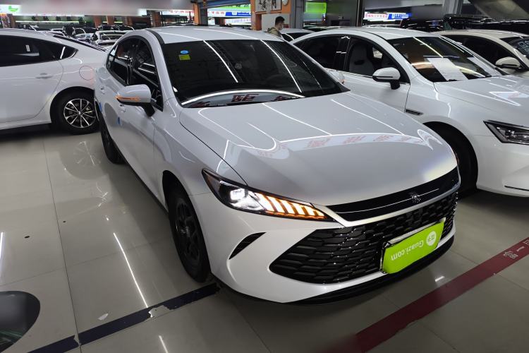 Used BYD Qin PLUS 2025 DM-i Smart Drive 55KM Leading Model Front Right 45 Deg