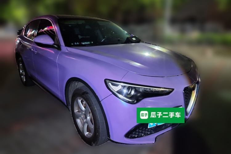 Used Alfa Romeo Stelvio 2017 2.0T 200HP Elite Edition Front Right 45 Deg