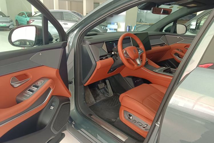 Used BYD Tang L 2025 DM 175KM Drone Player Edition Driver Seat