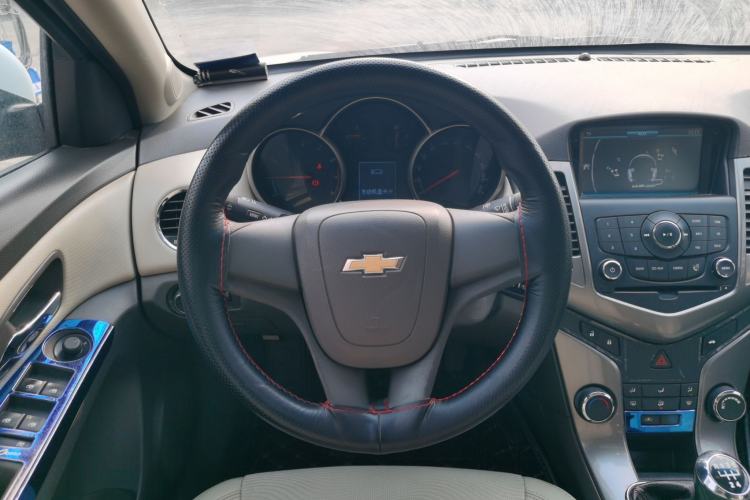 Used Chevrolet Cruze 2015 1.5L Classic SE MT
