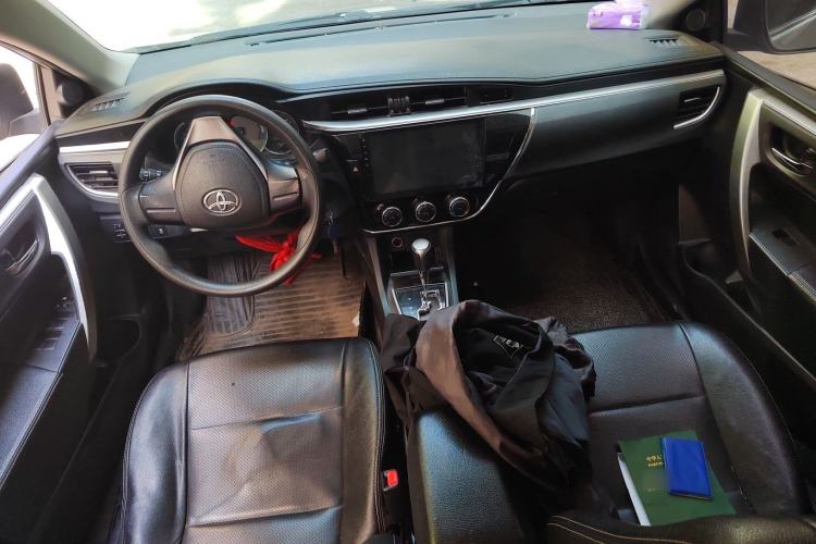 Used Toyota Corolla 2017 1.2T CVT GL Center Console