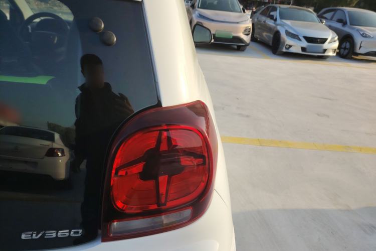 Used Roewe Clever 2021 302 km New Four-Seater Super-Efficient Version
