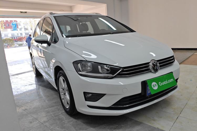 Used Volkswagen Golf Sportsvan 2016 1.6L Automatic Comfort Model Front Right 45 Deg