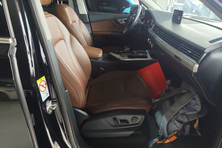 Used Audi Q7 2016 40 TFSI Comfort Model
