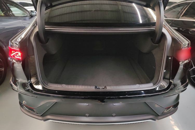 Used BYD Han 2023 EV Champion Edition 605KM Front-Drive Premium Model
