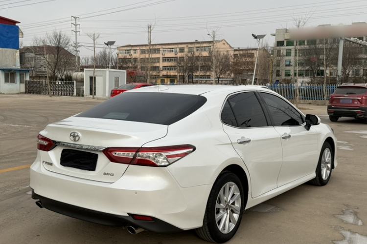 Used Toyota Camry 2021 2.0G Luxury Edition
