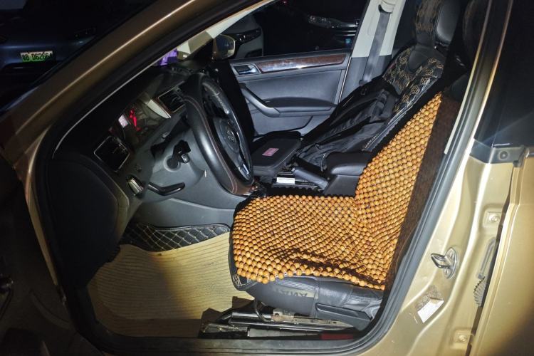 Used Volkswagen Santana 2013 1.6L Automatic Luxury Edition Left Front Seat