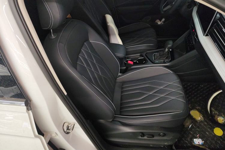 Used Volkswagen Tiguan L 2024 330TSI Automatic Two-Wheel Drive Smart Edition Right Front Seat