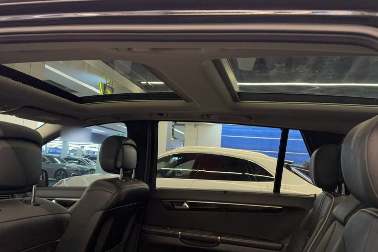 Used Mercedes-Benz R-Class 2017 R 320 4MATIC Business Edition Prestige Model