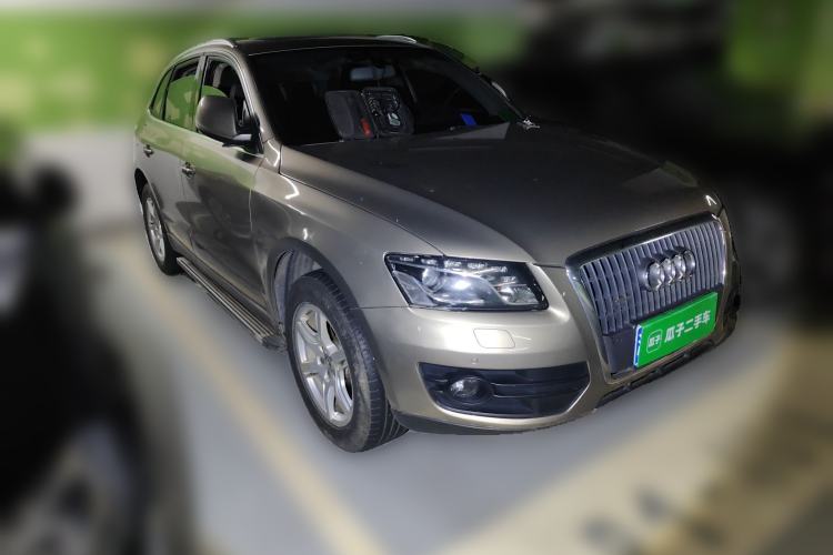 Used Audi Q5 2010 2.0TFSI Technology Edition Front Right 45 Deg
