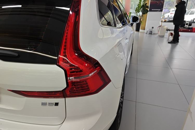 Used Volvo XC60 2022 B5 4x4 Smart Luxury Edition
