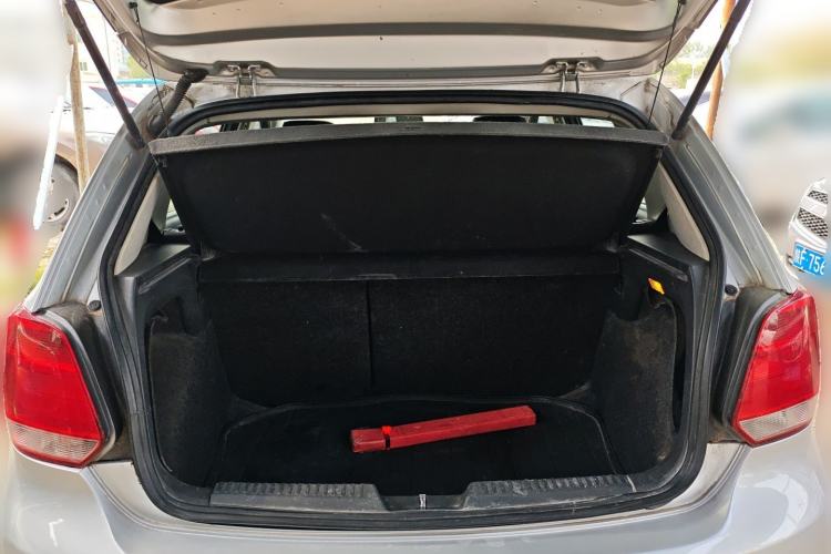 Used Volkswagen Polo 2011 1.6L Automatic ZhiKu Edition Trunk