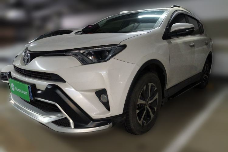 Used Toyota RAV4 2016 2.0L CVT Two-Wheel Drive Fashion Edition China V Standard
