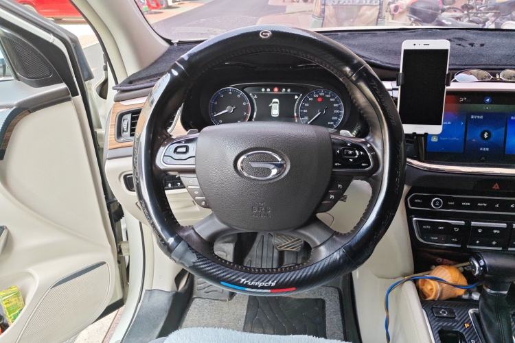 Used GAC Trumpchi GS8 2017 320T Two-Wheel Drive Luxury Smart Connectivity Version (7 Seats) Steering Wheel