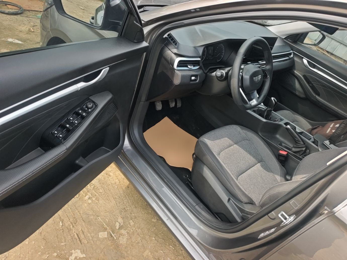 Geely Auto Emgrand 2025 4th Generation 1.5L Manual - Starry Edition — снимка 18