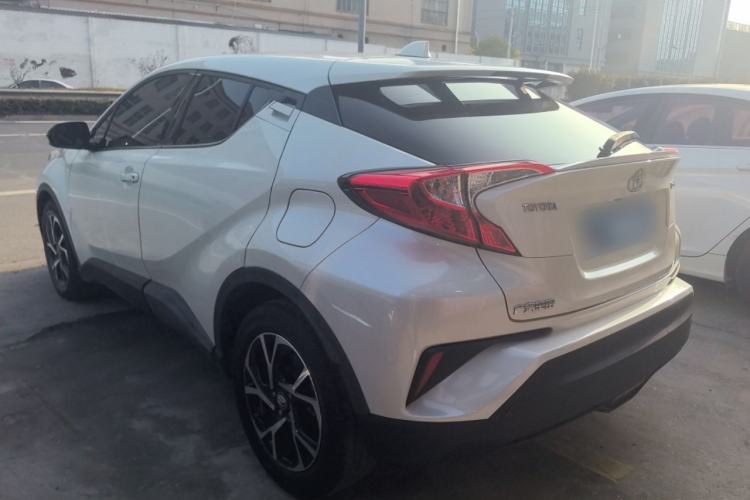 Used Toyota C-HR 2018 2.0L Leading with Sunroof China VI Standard
