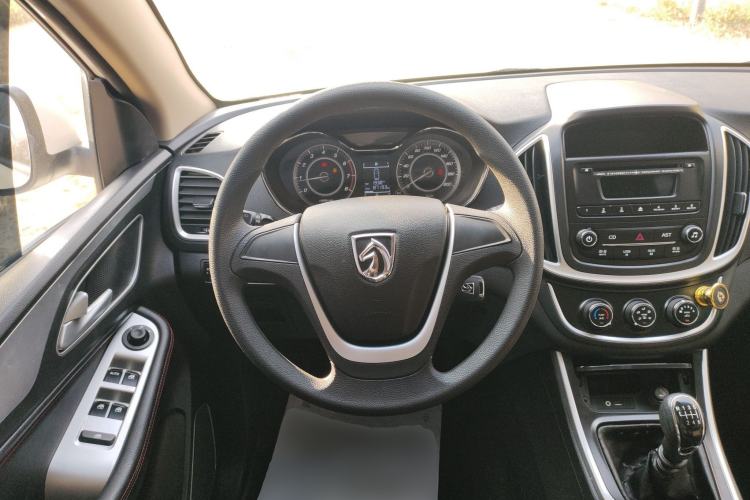 Used Baojun 560 2016 1.8L Manual Comfort Edition