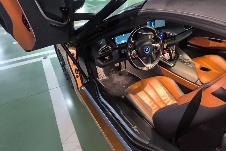 Used BMW i8 2019 Convertible Sports Car
