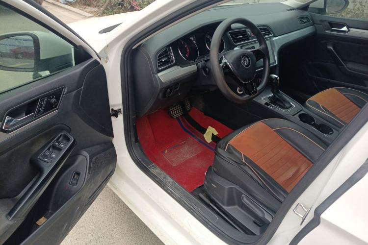 Used Volkswagen Lamando 2015 230TSI DSG Fashion Edition
