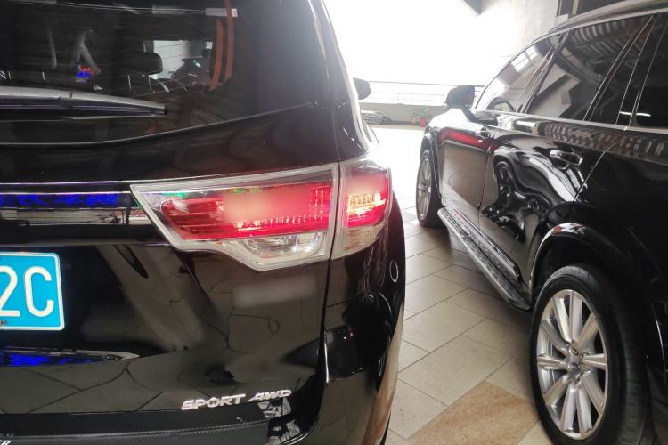 Used Toyota Highlander 2015 2.0T Four-Wheel Drive Luxury Edition 7-Seater Right Rear Taillight