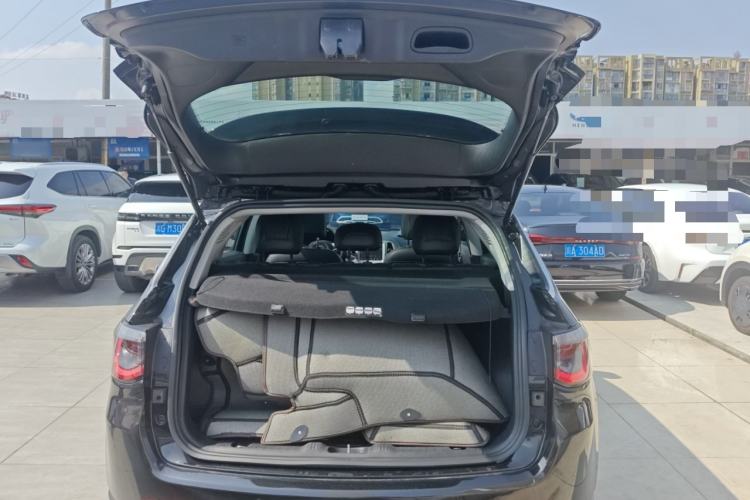 Used Jeep Compass 2017 200T Automatic Family Edition
