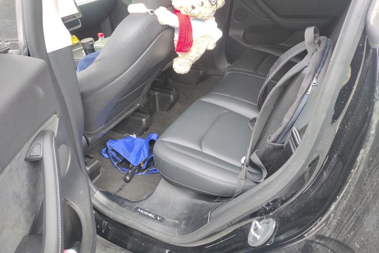 Used Tesla Model Y 2023 Rear-Wheel-Drive Version
