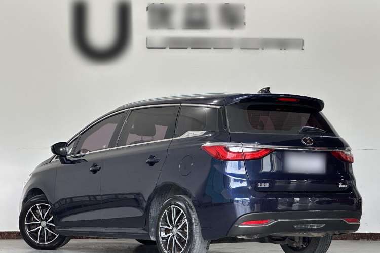 Used BYD Song MAX 2018 1.5T Automatic Smart Connect Elite Model with 6 Seats