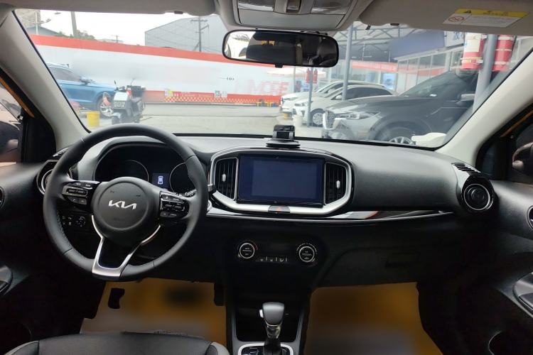 Used Kia kx1 Stonic 2021 1.4L CVT Sunroof Model