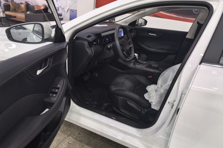 Used Roewe i5 2026 Model 1.5L CVT Luxury Version
