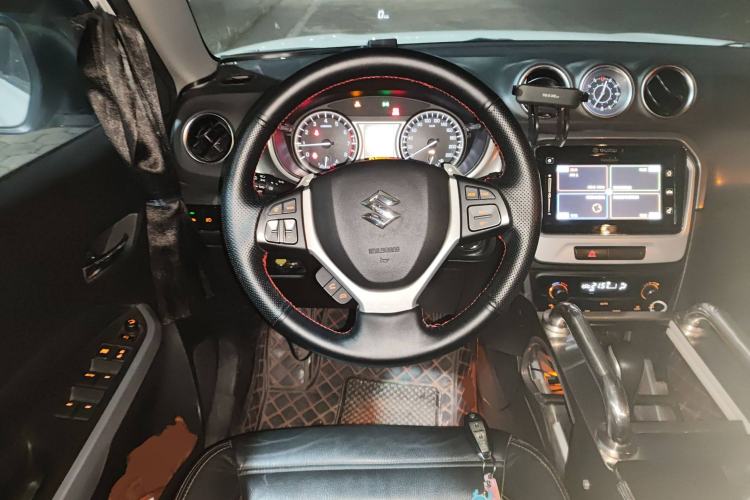Used Suzuki Vitara 2016 1.4T Automatic Two-Wheel Drive Luxury Version Steering Wheel